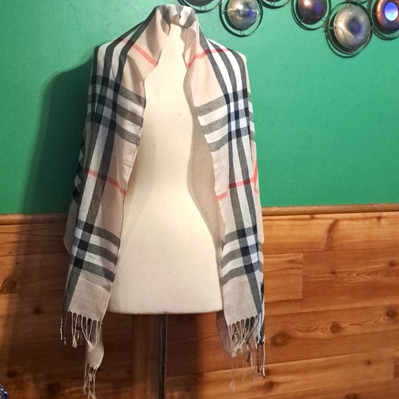 Fashion Scarf - Picture 4 of 5